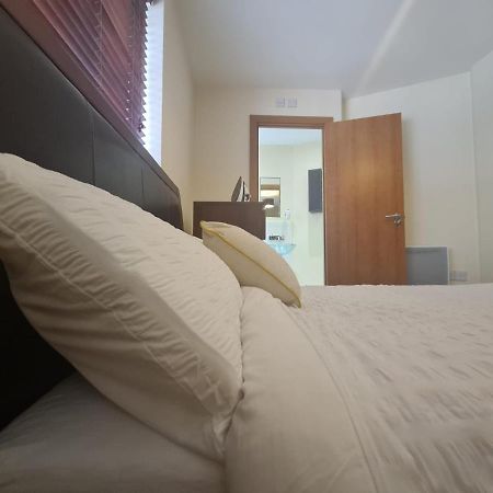 Red Naxela Canary Wharf Apartments 런던 외부 사진