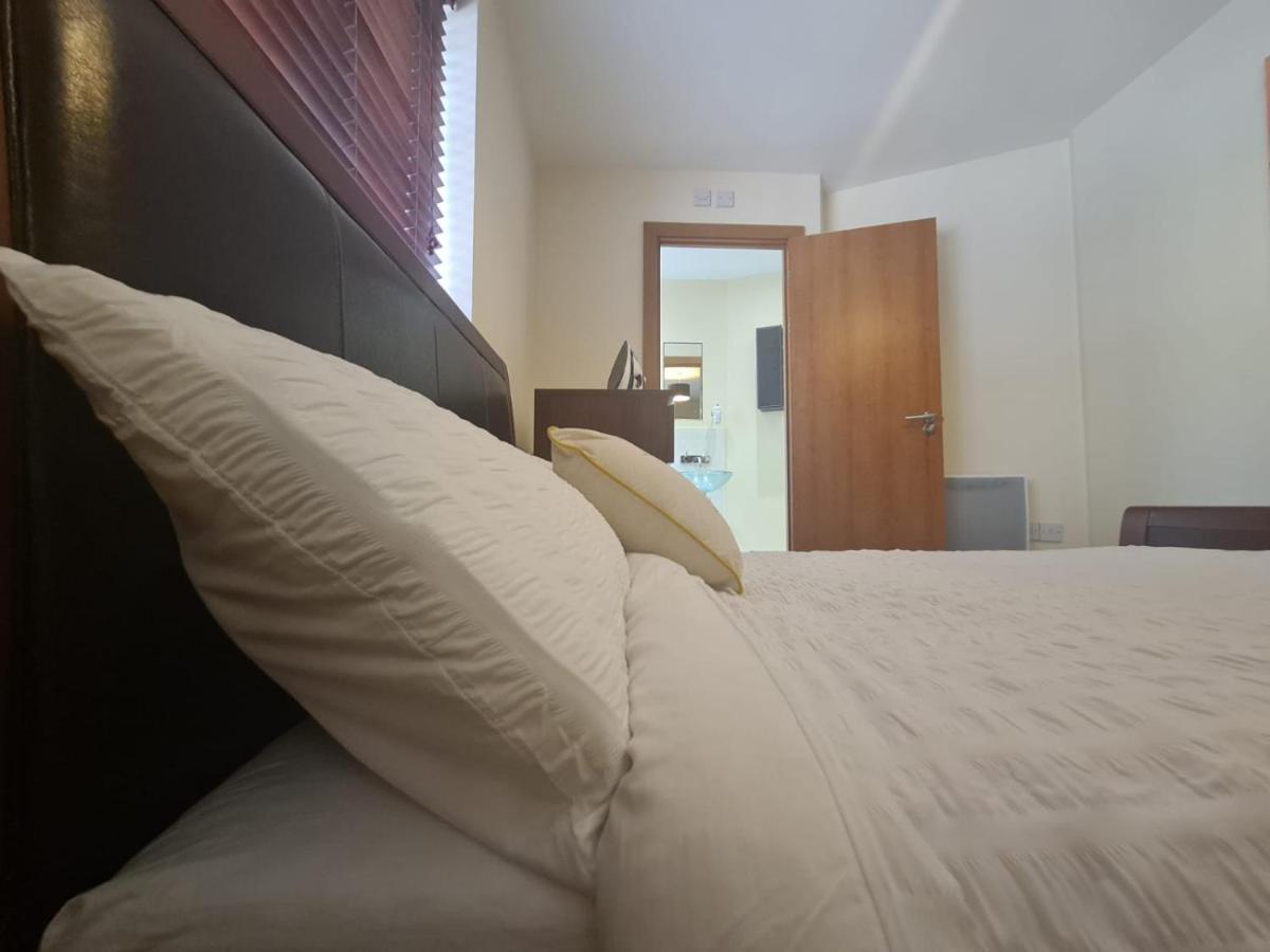 Red Naxela Canary Wharf Apartments 런던 외부 사진