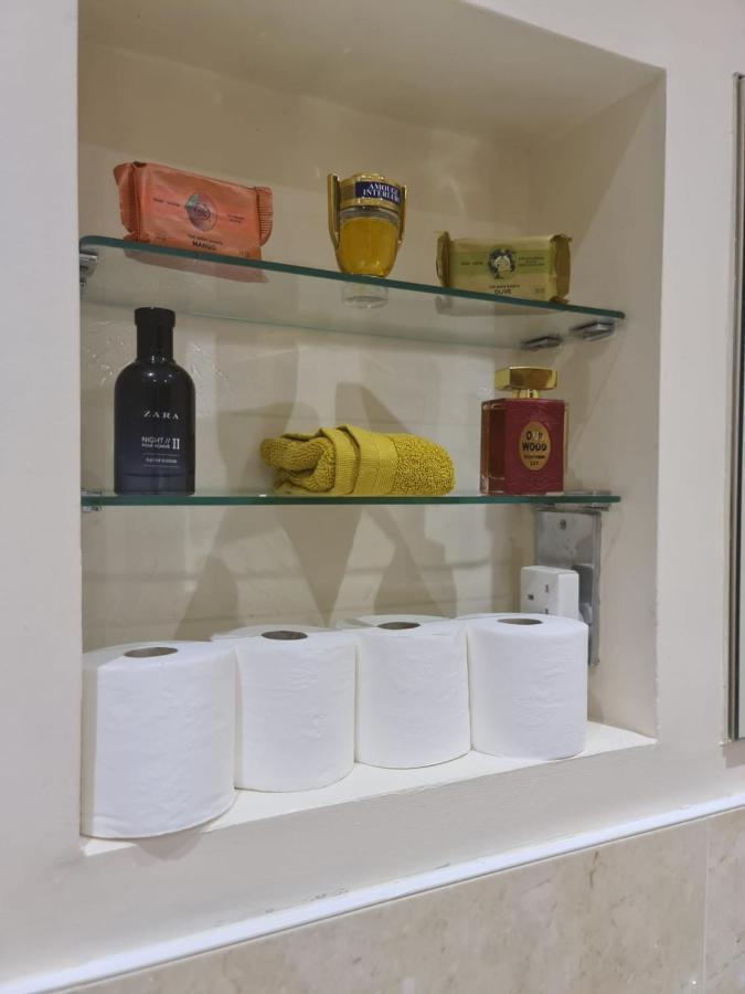 Red Naxela Canary Wharf Apartments 런던 외부 사진