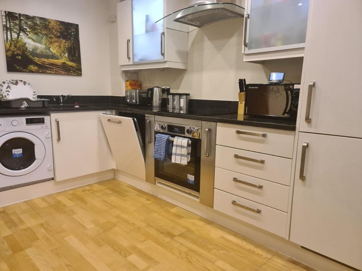 Red Naxela Canary Wharf Apartments 런던 외부 사진