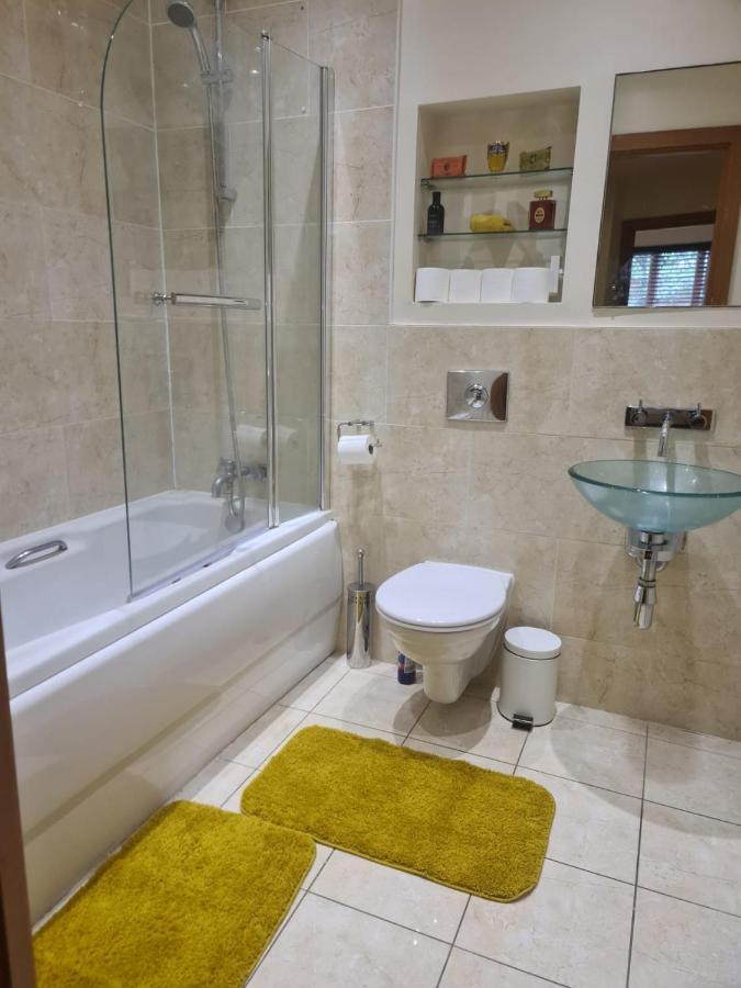Red Naxela Canary Wharf Apartments 런던 외부 사진