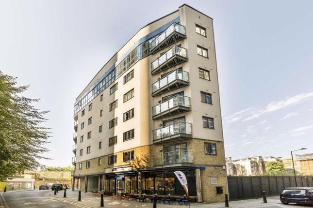 Red Naxela Canary Wharf Apartments 런던 외부 사진